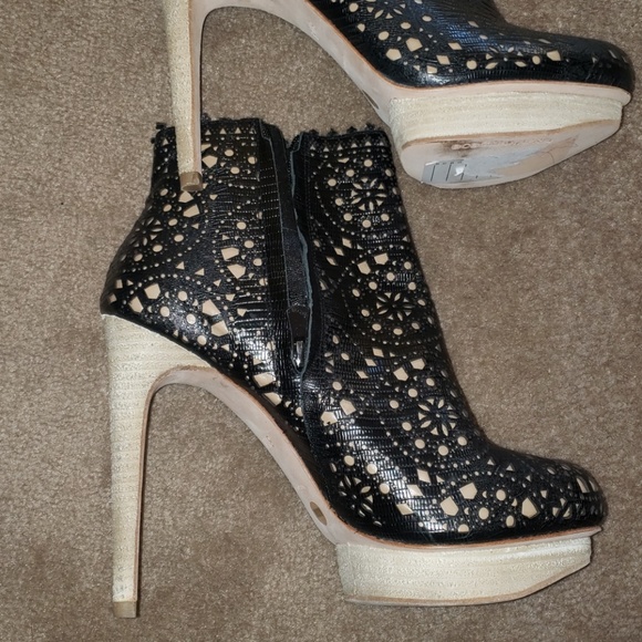 - Bcbgmaxazria NWT Black Perforated Print Leather Platform Booties - Picture 7 of 8